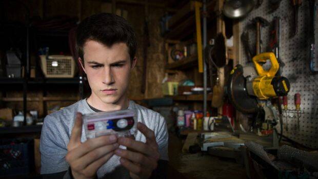 In the series, Clay Jensen finds cassette tapes left by dead teenager Hannah Baker. Photo: Netflix
