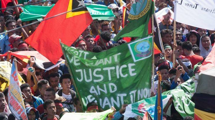 Protesters in Dili demand that Australia negotiate over the Timor Sea boundary. Photo: Wayne Lovell, Timor Photography