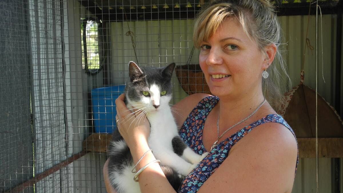 Ainslee Higson with foster cat Gary