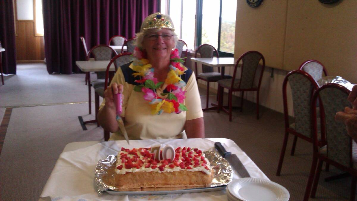 Wingham golfer Anne O'Neill celebrates her 70th birthday