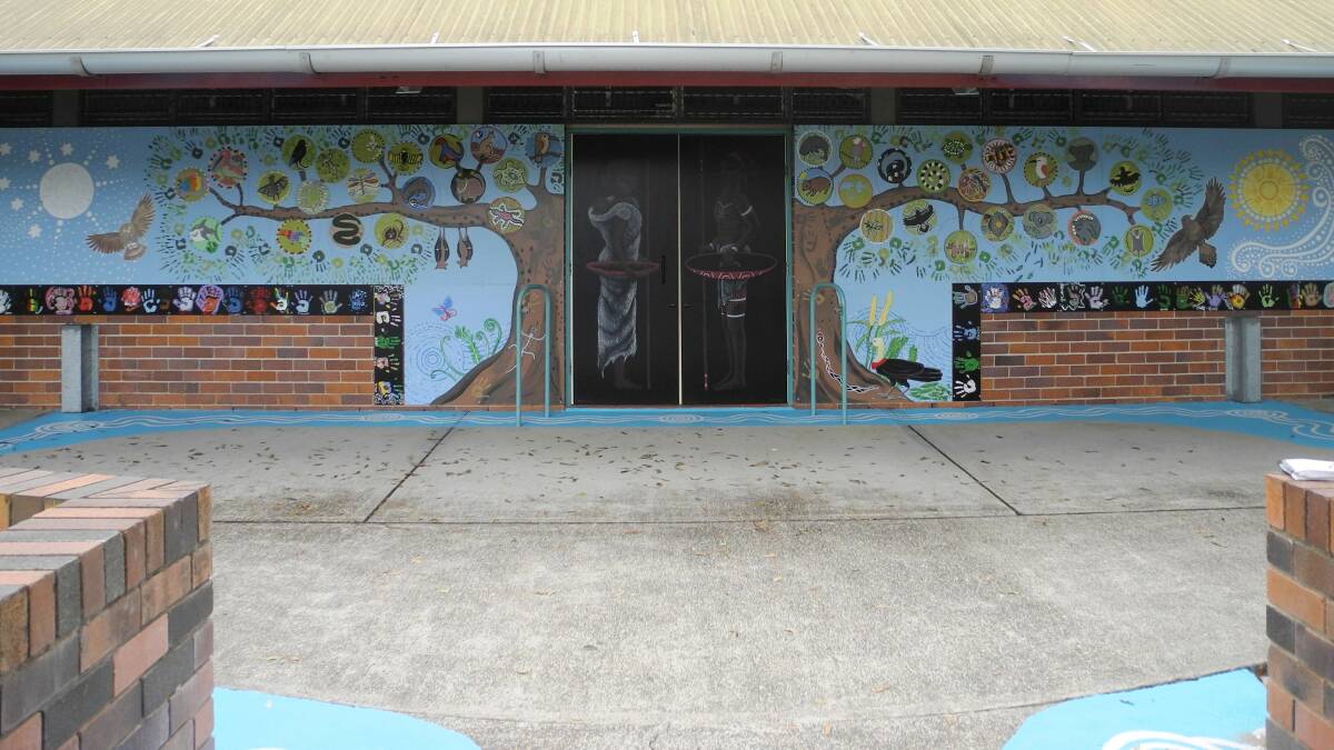 School's Aboriginal mural nearing completion