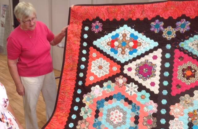 Maxine Bailey and her quilt "Mum and Me"