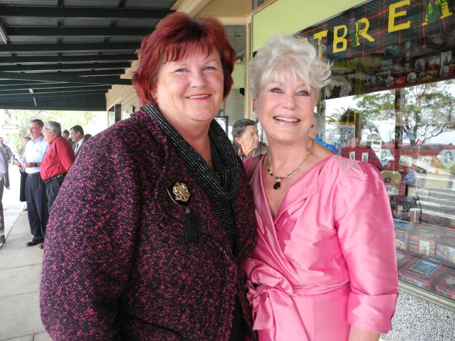 The Wingham Chronicle's Elaine Turner with author Di Morrissey
