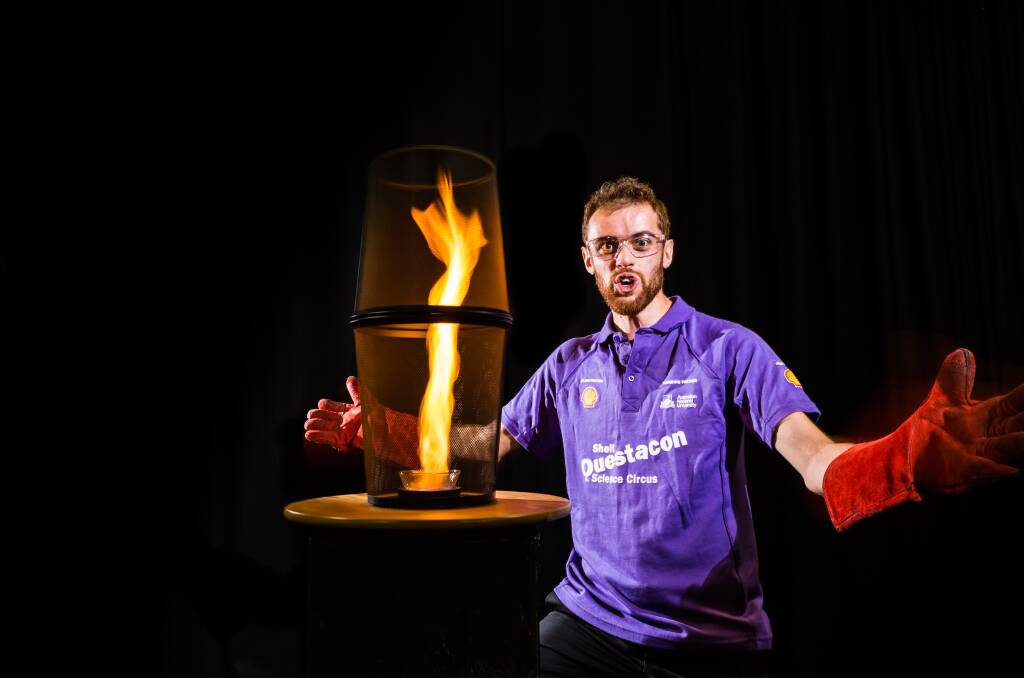 Questacon’s science circus comes to Taree