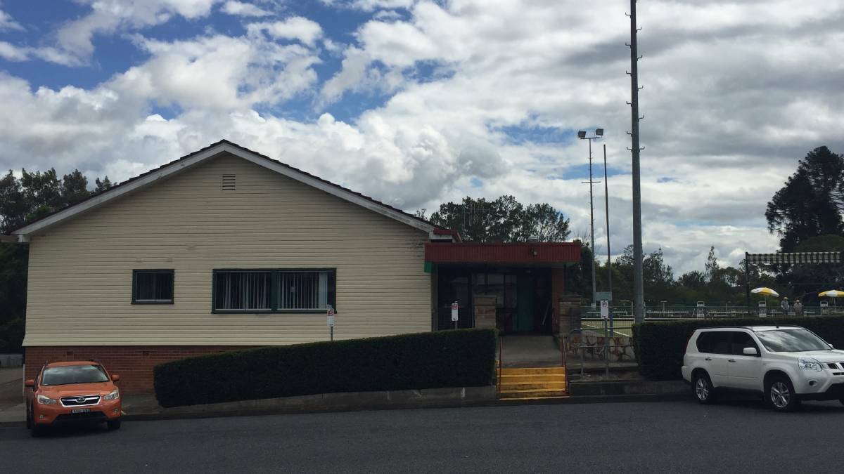 The vote decides whether Wingham Bowling Club will amalgamate and move to Wingham Golf Club.