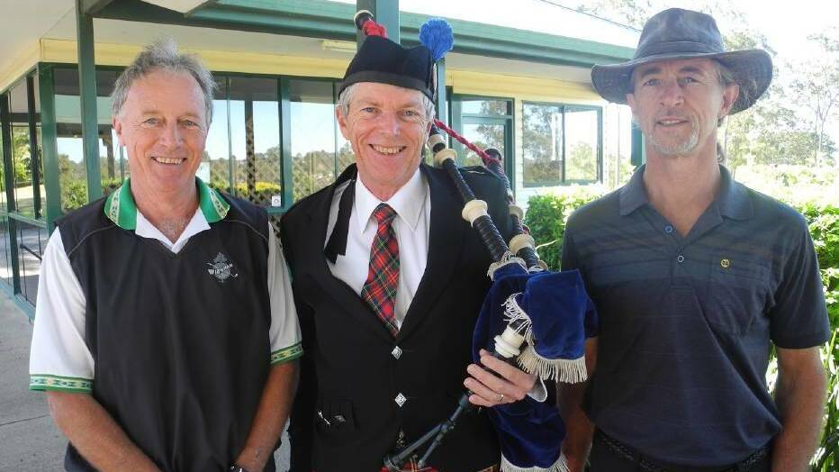 Bonnie golf: Neville Blanch with Clash of the Clans major sponsor Craig Harrison of Wingham Remedial Massage and piper Graeme Clarke.