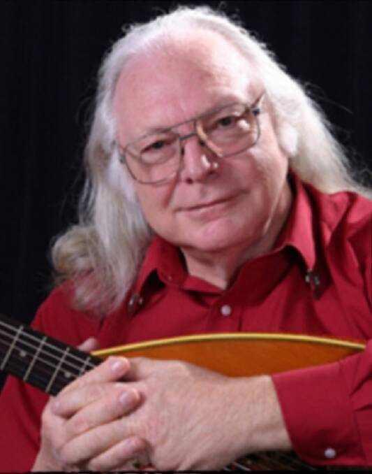 Balladeer Warren Targett will be a special guest at the Wingham Folk Club August get together at Queen Street Hall.