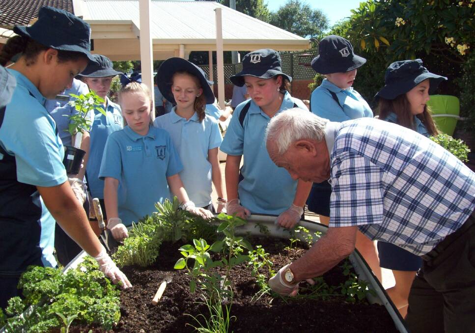 Whiddon Wingham have some interesting programs to enrich their residents' lives. One is the Maggie Beer garden in the nursing home's courtyard. Earlier this year, children from Wingham Brush Public School visited Whiddon Wingham to do some gardening and socialising with the residents.
