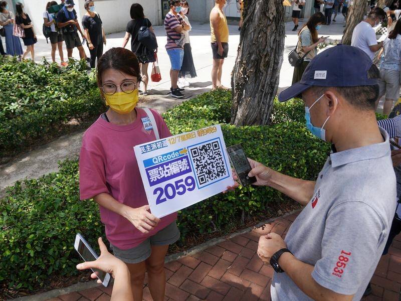 People participating in Hong Kong opposition primaries can vote via their mobile phones.