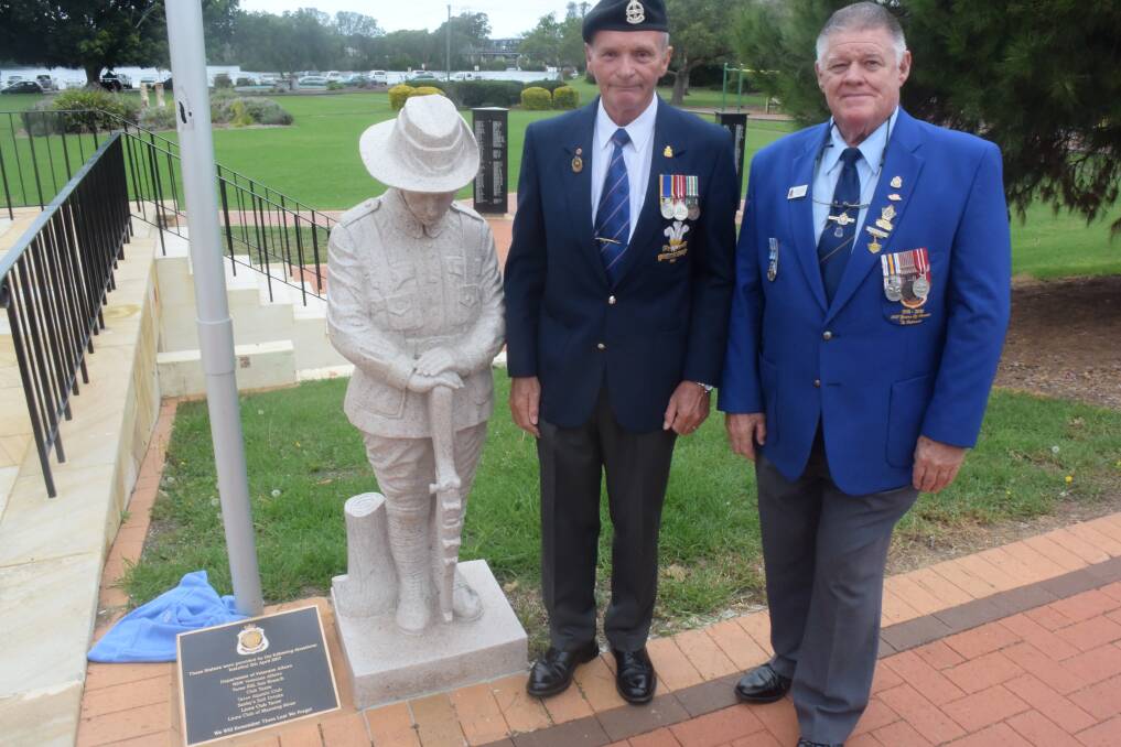 Click here to see the unveiling of a plaque to sponsors of the World War I statues project by Taree RSL's Darcy Elbourne and Charles Fisher. 